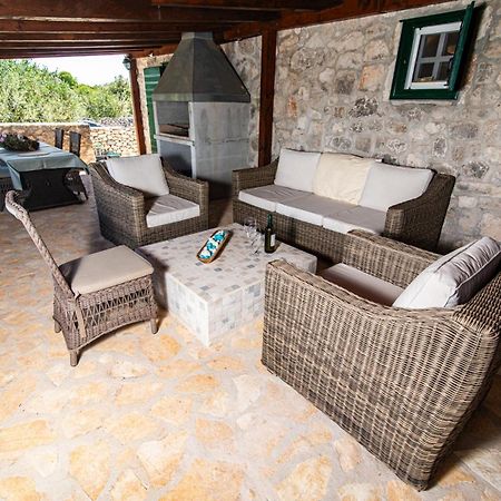 Private Cottage In Olive Grove With Heated Pool Вінішчє Екстер'єр фото